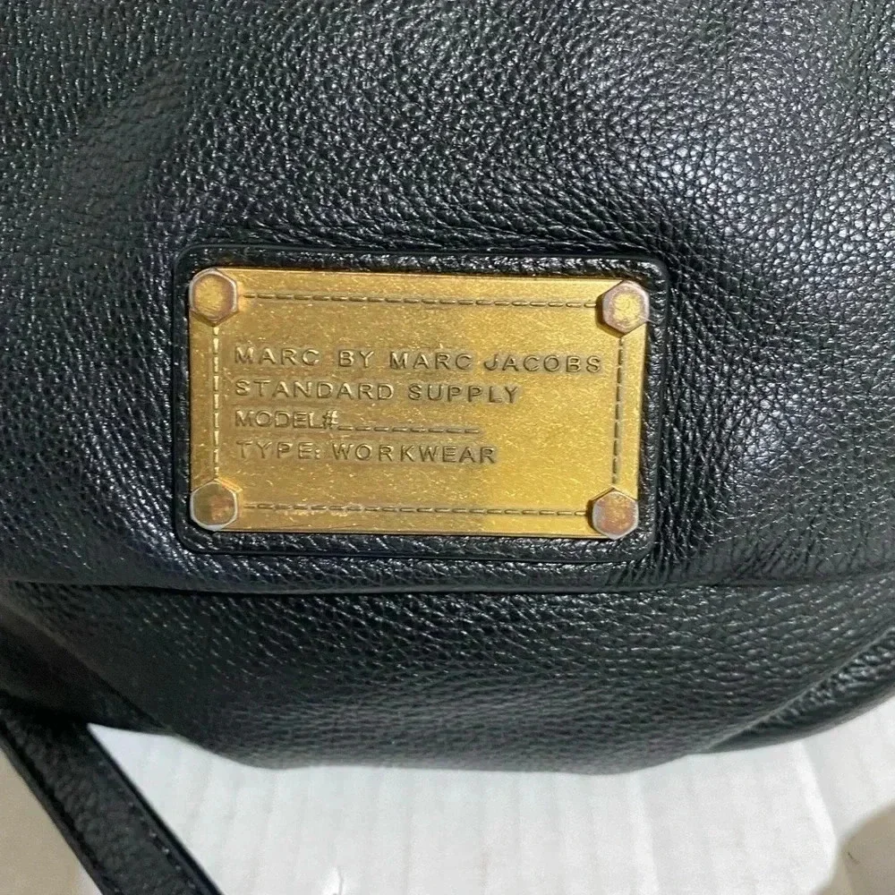 Marc By Marc Jacob’s black leather crossbody handbag
